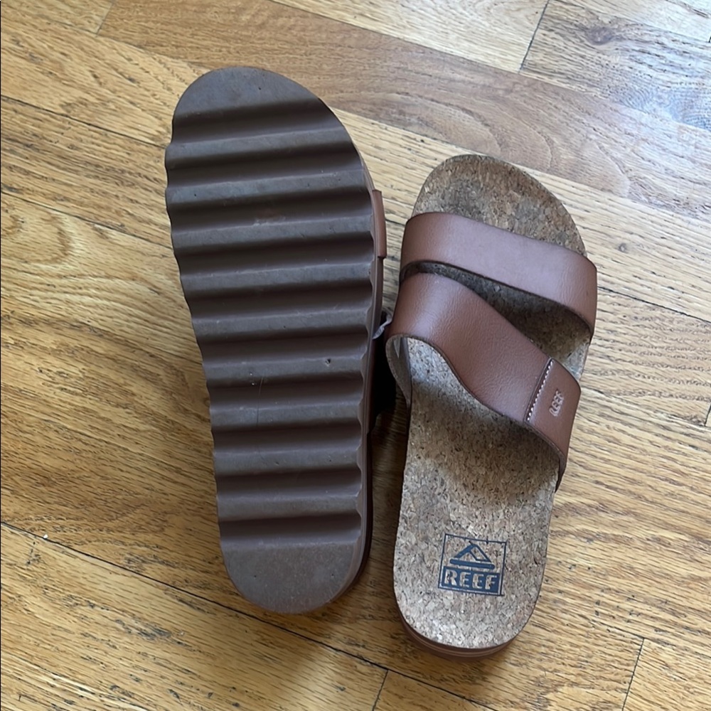 Reef Brown Sandals with Chunky Sole and Leather Straps size 7
